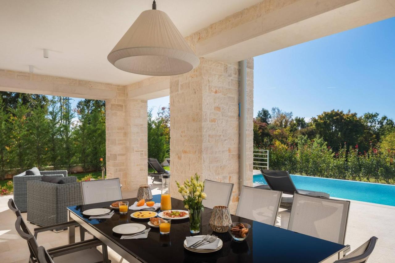 Villa Divine By Ilc Brtonigla Esterno foto